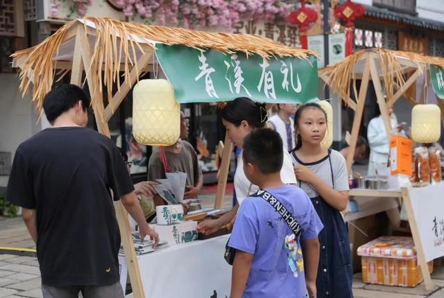 明博体育：国内最“坑”的几条美食街条条人气都旺你去过哪条呢？