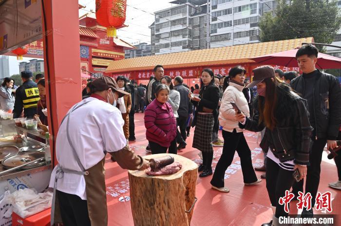 明博体育：中卫这个小吃店推出的塞上酥麻花值得推荐！